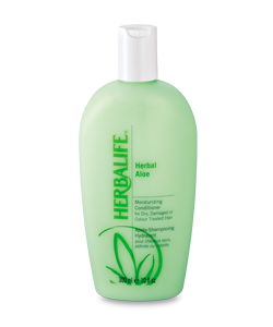 Condicionador com Aloe Vera que proporciona hidratação e mov
